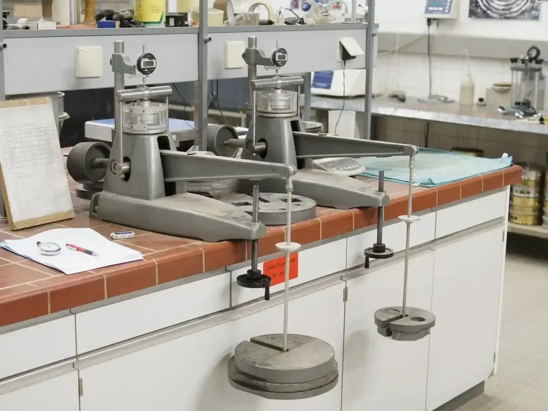 Illustrative image of Laboratory permeability test (falling/constant head) in Baltimore